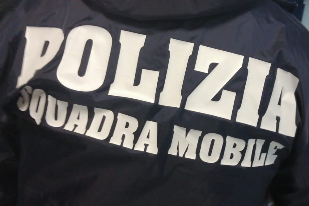 Blitz della polizia contro la criminalità cinese a Firenze e Prato