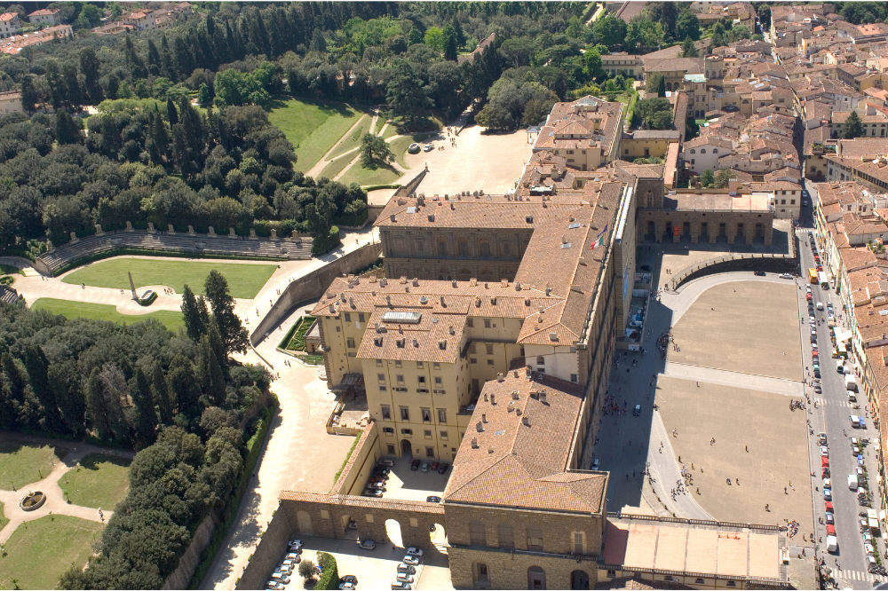 Piazza Pitti, un nuovo locale aprirà in un edificio abbandonato 