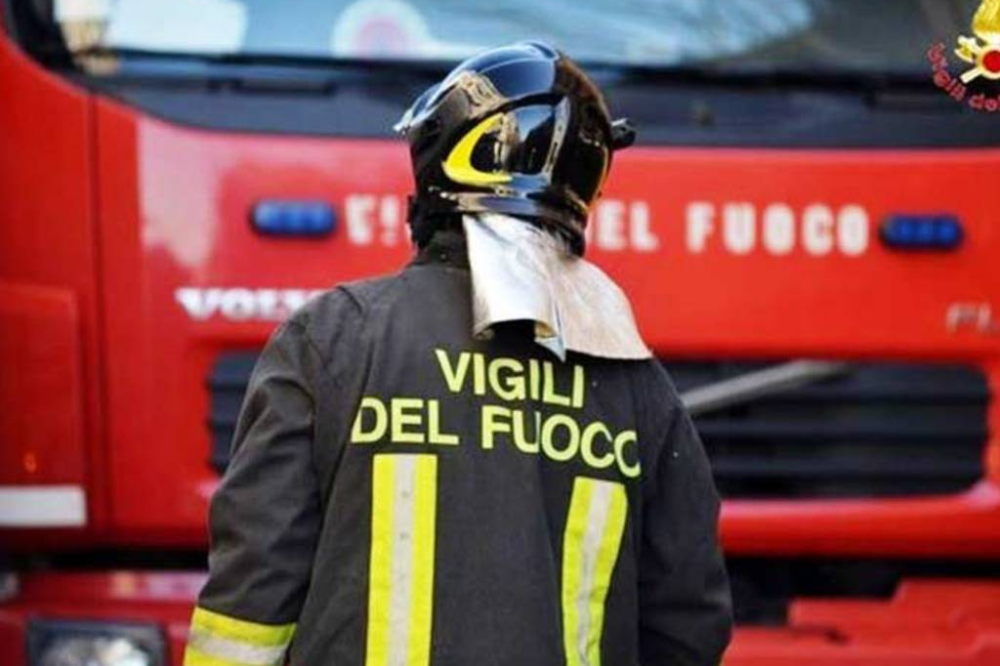 Sesto, intervento dei vigili del fuoco nella notte