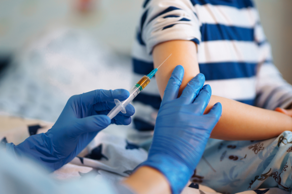 Madre di Greve scrive al ministro Schillaci: 'Nomina di no-vax nel Nitag, scelta sconcertante'