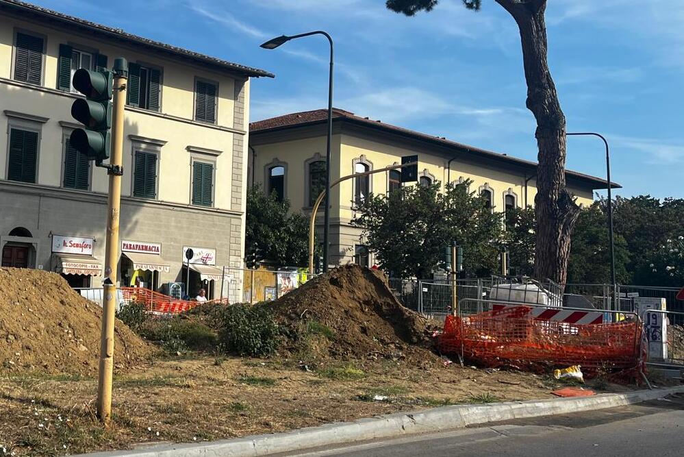 Via Lungo l’Affrico e viale De Amicis: il cantiere procede, lavori a pieno ritmo per la nuova area verde