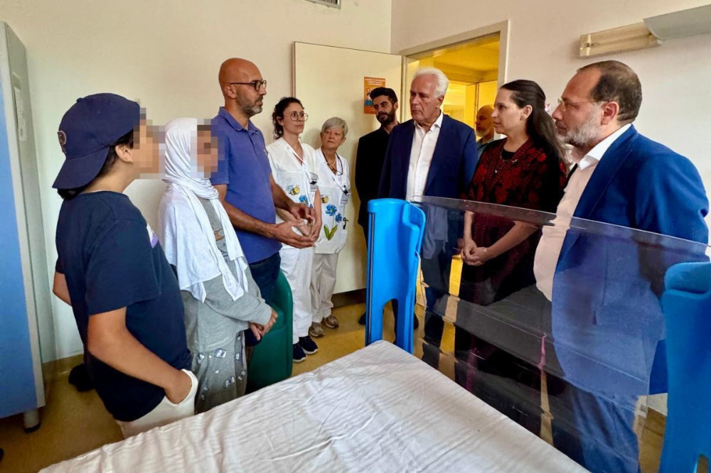 Giani visita bimbi Gaza al Meyer