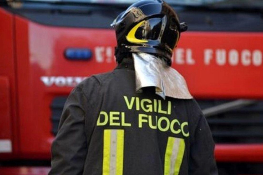 Firenze, ramo cade da un platano al Galluzzo: ferita una ragazza di 28 anni