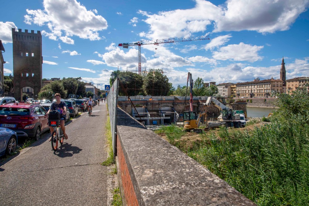 Tetti: 'Impegno per rendere l'Arno balneabile a Firenze'