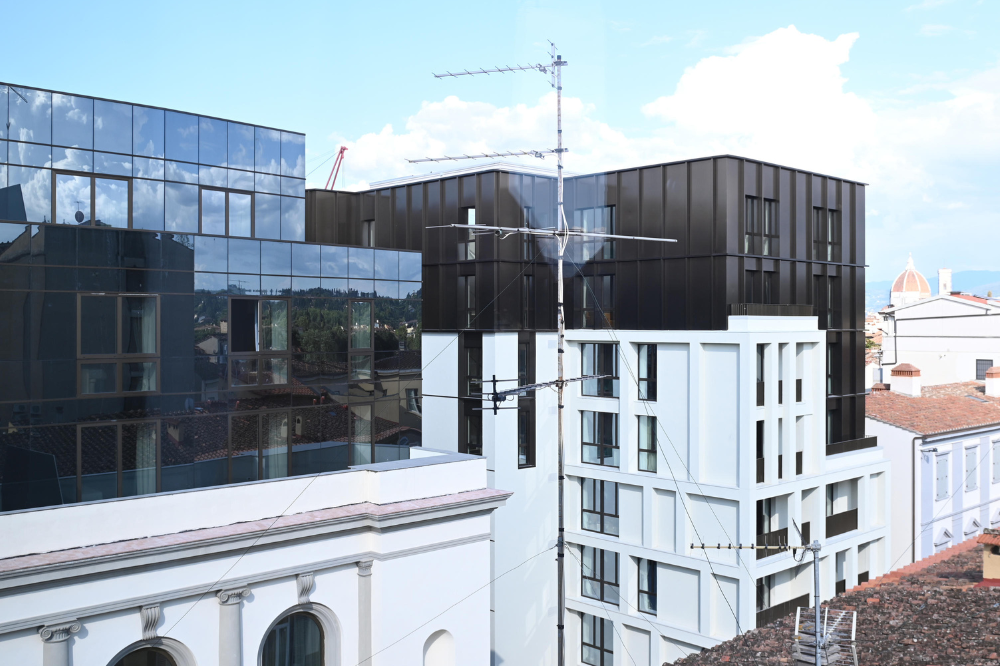 Aperto un fascicolo esplorativo sul 'cubo' dell'ex Teatro Comunale