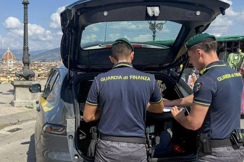 Gioco delle tre carte, sanzionato al piazzale Michelangelo