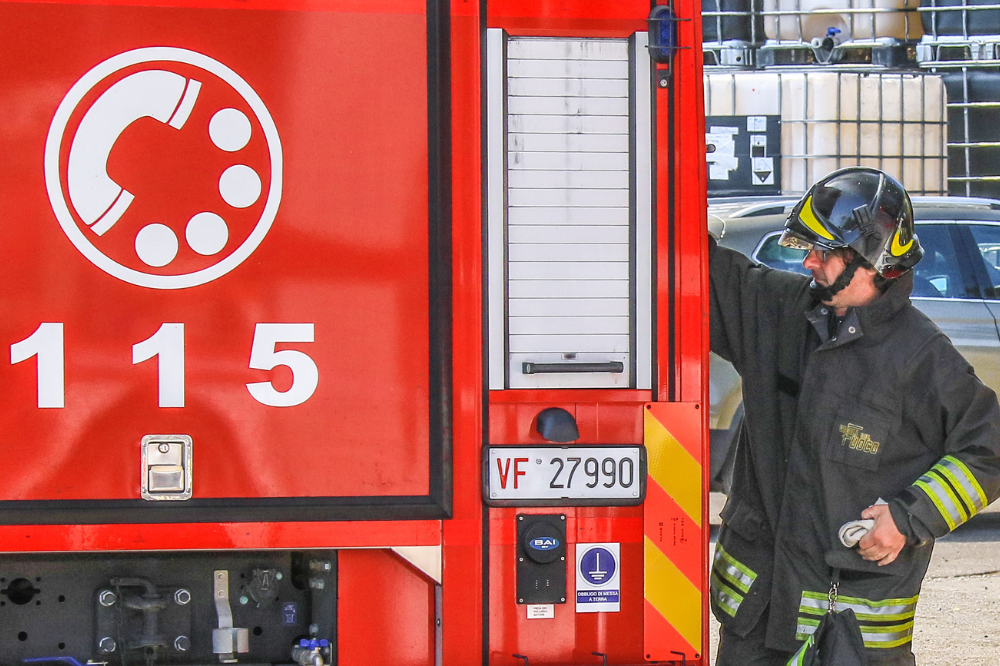 A fuoco il motore del condizionatore, 2 persone soccorse a Empoli