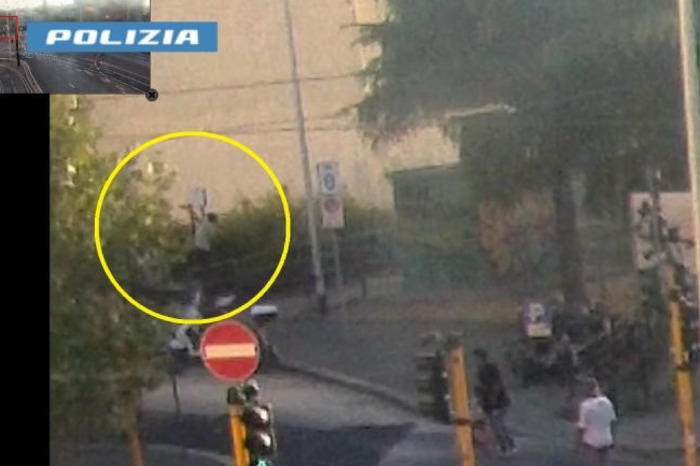 Denunciato per vandalismo alla targa dei senegalesi uccisi a Firenze