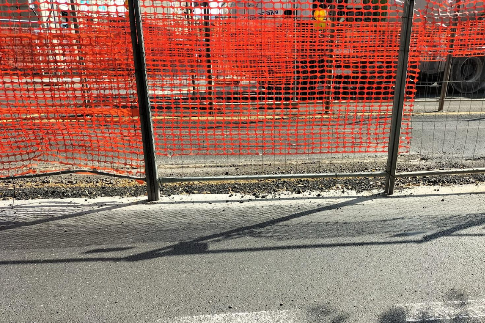 Casini 'Pericolo in viale Giannotti, affiorati binari'