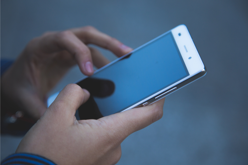 Stop ai cellulari a scuola, da settembre in vigore il divieto anche alle superiori