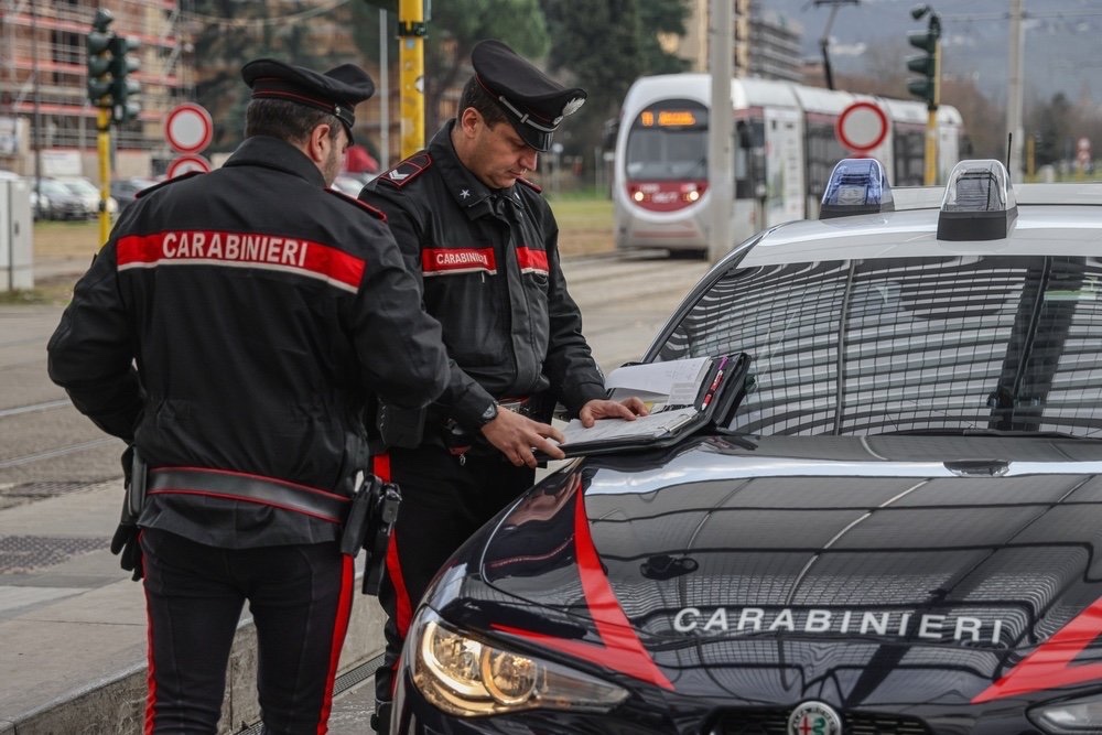 Firenze, 14enne aggredito alla fermata della tramvia: “Hai guardato troppo”