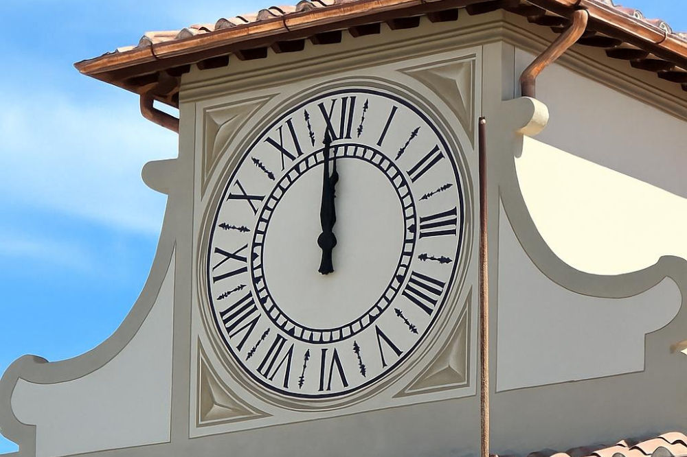 Torna visibile l'orologio della torre di Palazzo Pretorio