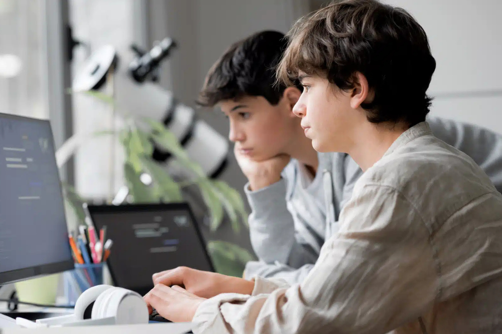 Al via il progetto di alfabetizzazione digitale nelle scuole toscane