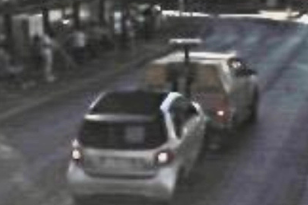 Multato per aver percorso la corsia preferenziale, ma la sua auto era agganciata al carroattrezzi