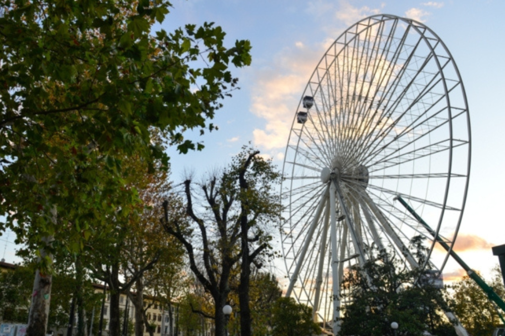La ruota panoramica torna dopo 2 anni alla Fortezza da Basso