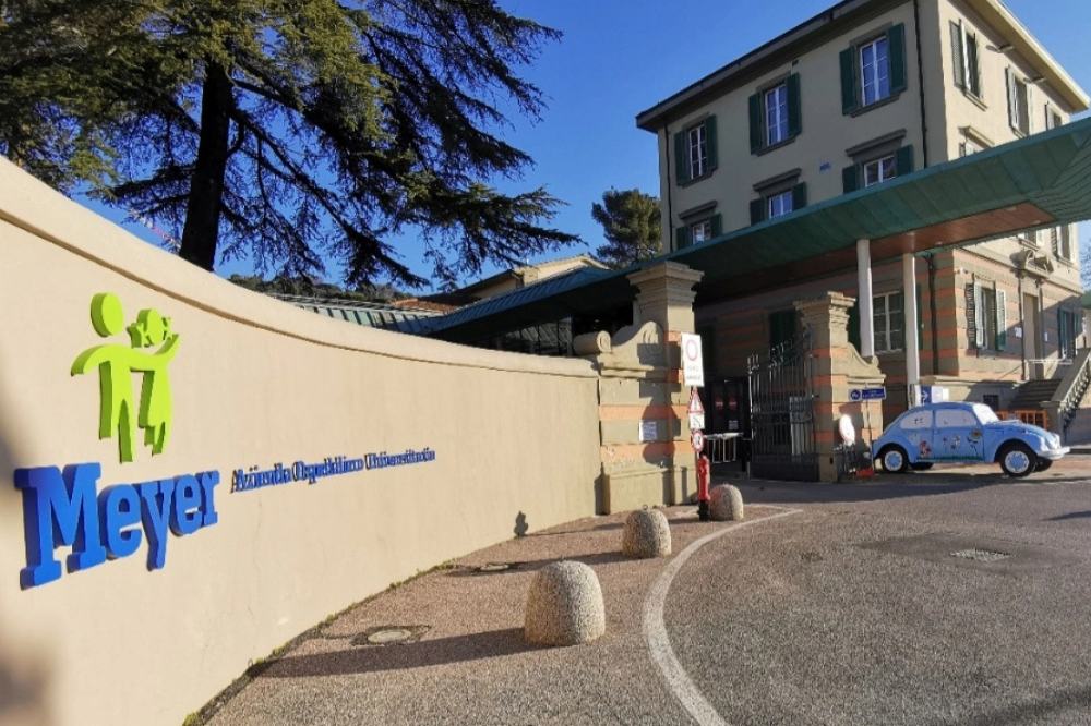 Neonata di Gaza salvata al Meyer, asportato un tumore di 2 chili