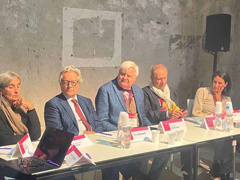 Sanità, veterinario Mantovani a Firenze: 'Il 70% delle malattie infettive emergenti hanno origine animale'