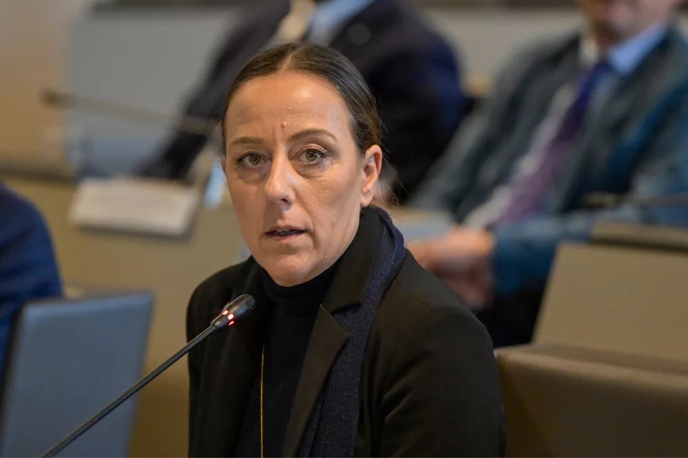 Mozione di sfiducia del centrodestra: “Funaro non più garante”