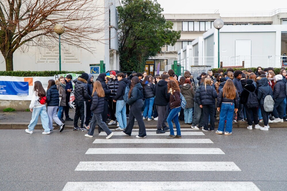 Accorpamenti scolastici in Toscana, non solo il Michelangelo: 16 istituti a rischio, protesta dei sindacati