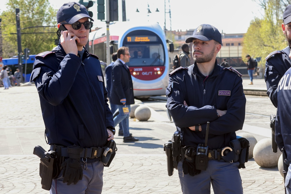 Aggredita in tramvia, indossava al collo una Stella di David