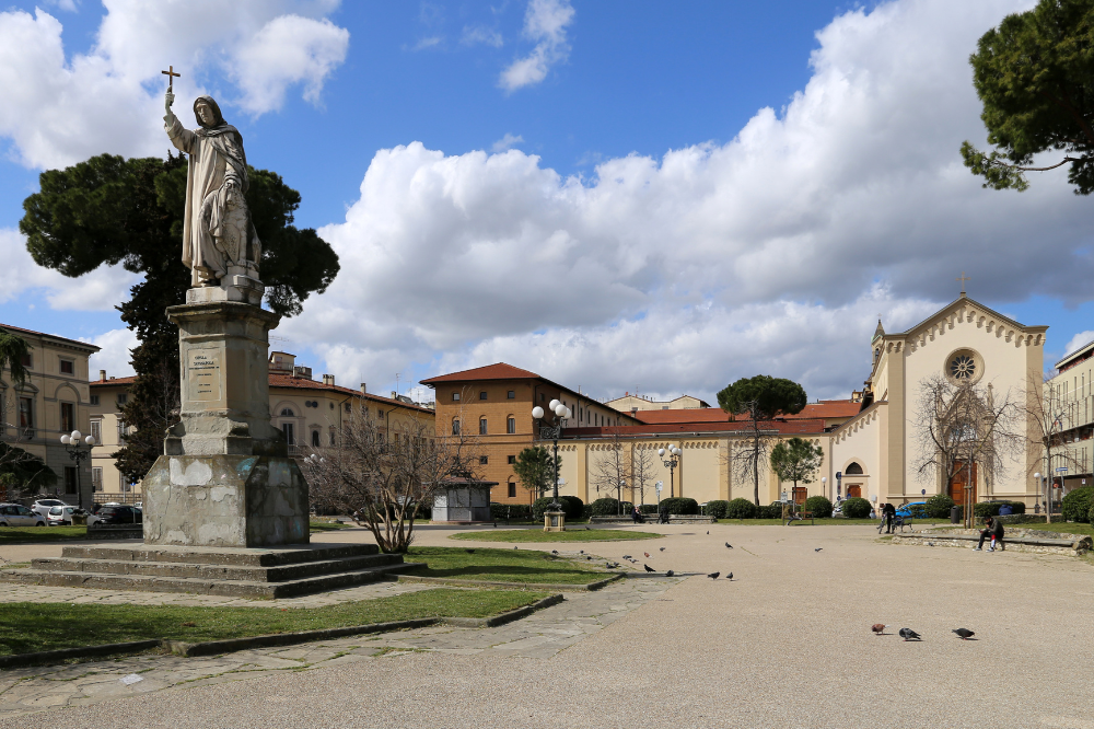 Più posti auto per i residenti in piazza Savonarola