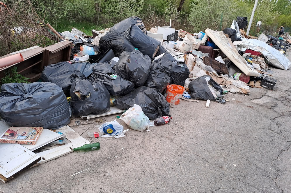 Ex Poderaccio, dal sogno del parco al degrado: la denuncia dei residenti