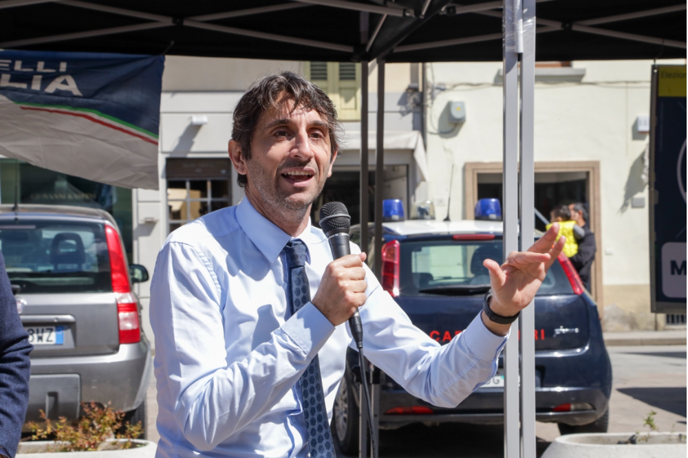 Foto di Meloni a testa in giù, Donzelli condanna il gesto