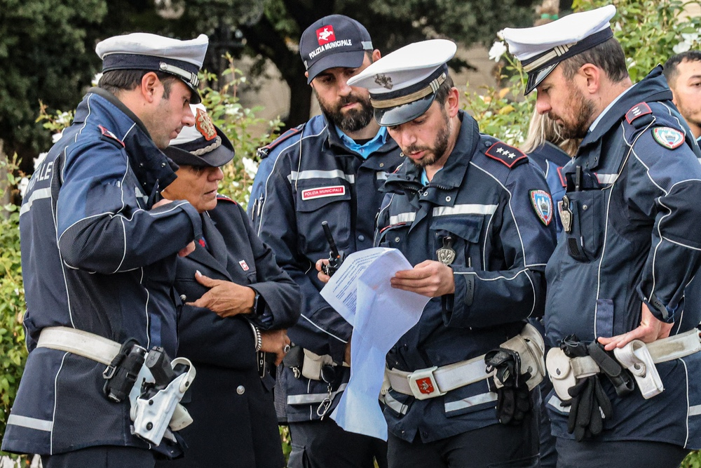 Dehors e suolo pubblico, 13 multe a Firenze