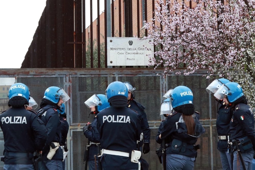 Nuova perquisizione massiva nel carcere di Prato, impiegati 800 uomini delle forze dell'ordine