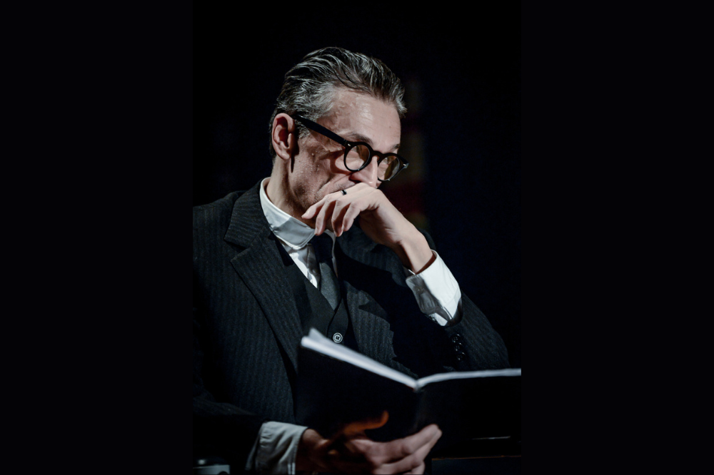 LA LUNGA VITA DI MARIANNA UCRÌA, lun 24 e mar 25/11 Teatro Goldoni Firenze