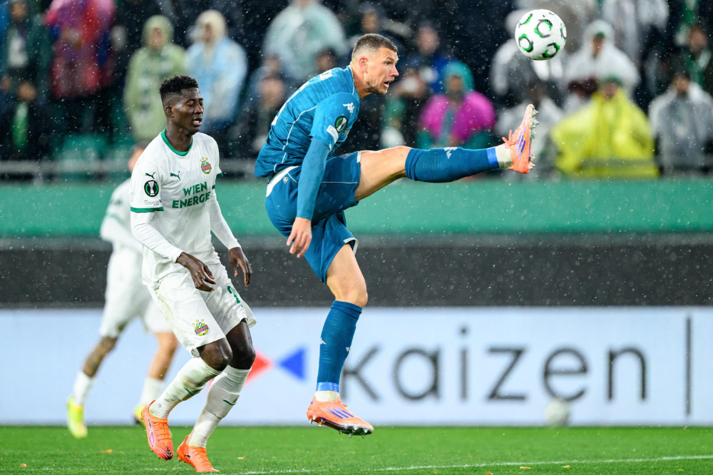 Conference, Dzeko: “Non è possibile avere i nostri tifosi contro”
