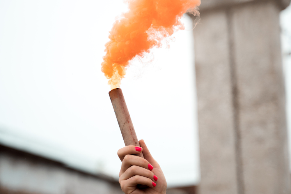 Corteo in Santo Spirito, scritte sui muri e insulti ai residenti