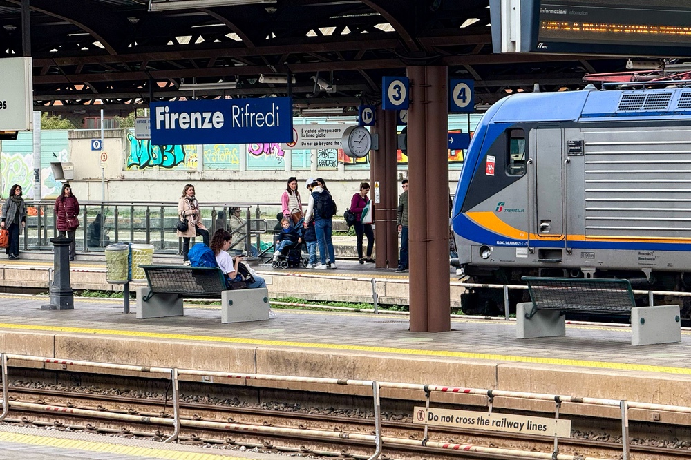 Minacciati con un tirapugni, derubati due studenti a Rifredi