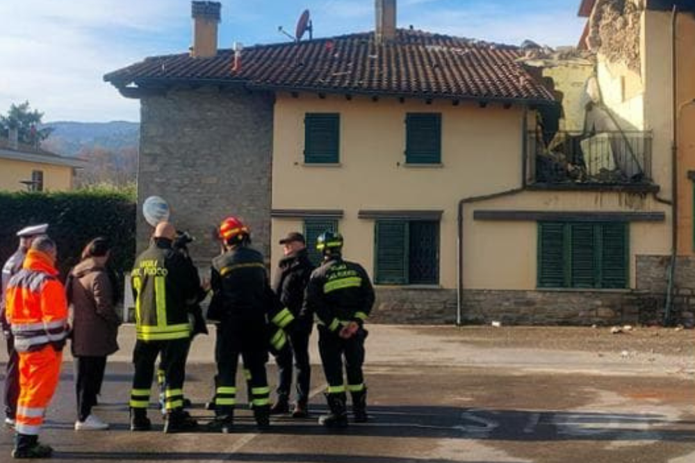 Preoccupato per lo sfratto fa esplodere la casa, in una stanza trovate altre 2 bombole