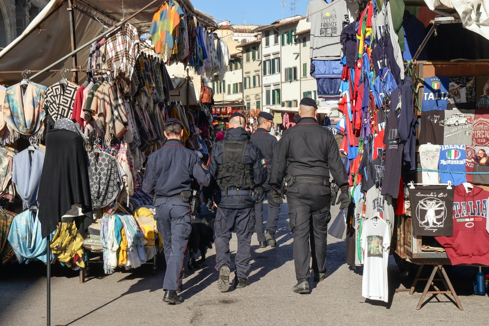 Contro i souvenir offensivi raffica di multe dalla municipale