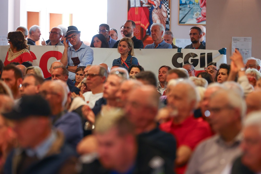 Cgil Firenze: “Giovani frustrati da bassi salari e carichi di lavoro”