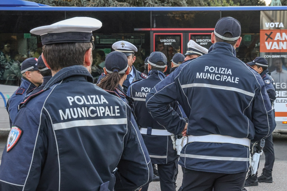 In auto gioielli e attrezzi da scasso, 3 denunciati a Prato, 2 sono minori