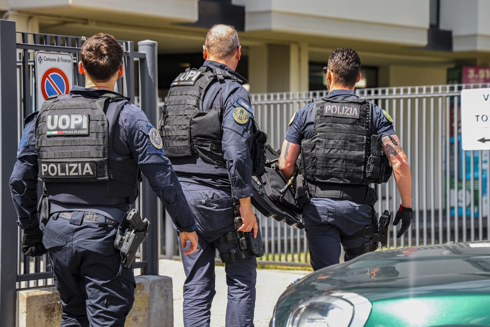 Sicurezza, dalla questura di Firenze 265 espulsioni e 744 arresti nel 2025