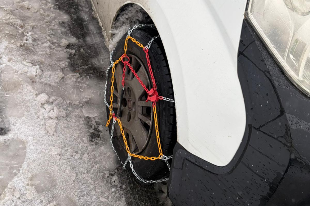 Neve e ghiaccio, Firenze ricorda l’obbligo di catene e pneumatici invernali