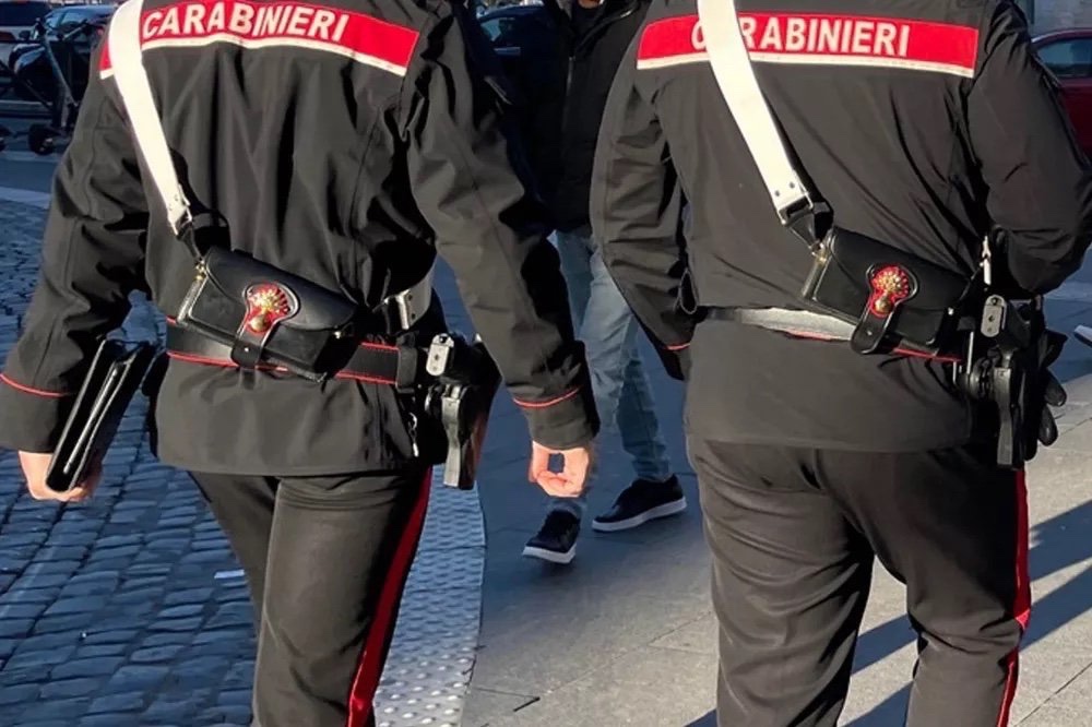 Rapine a cittadini orientali a Prato, arrestati due minori