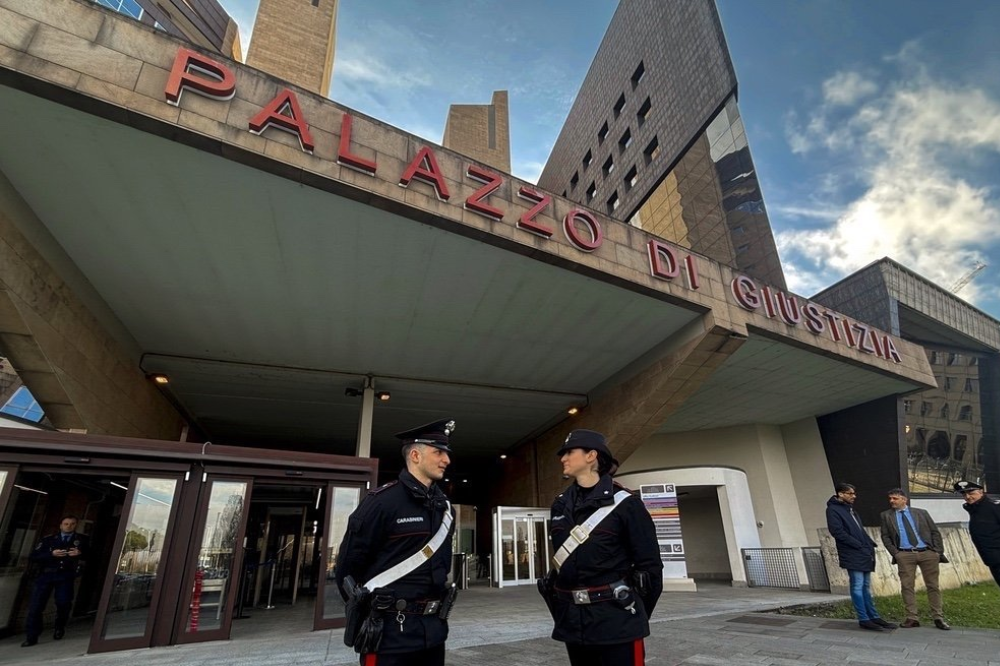 Scontri al liceo di Firenze, 2 prosciolti e uno ai servizi sociali