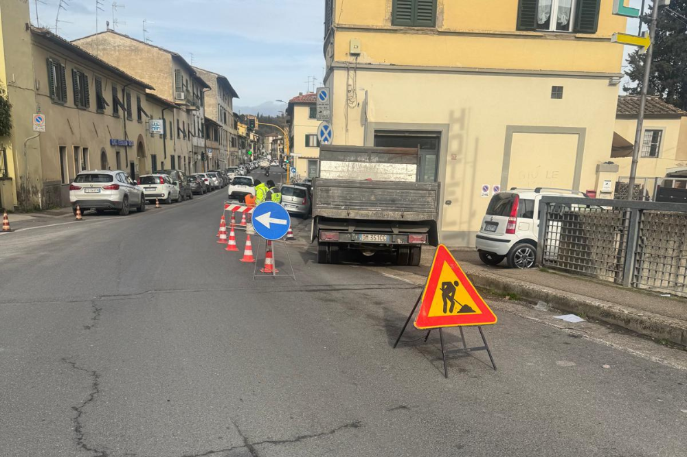 Cedimento di pozzetto stradale al Galluzzo