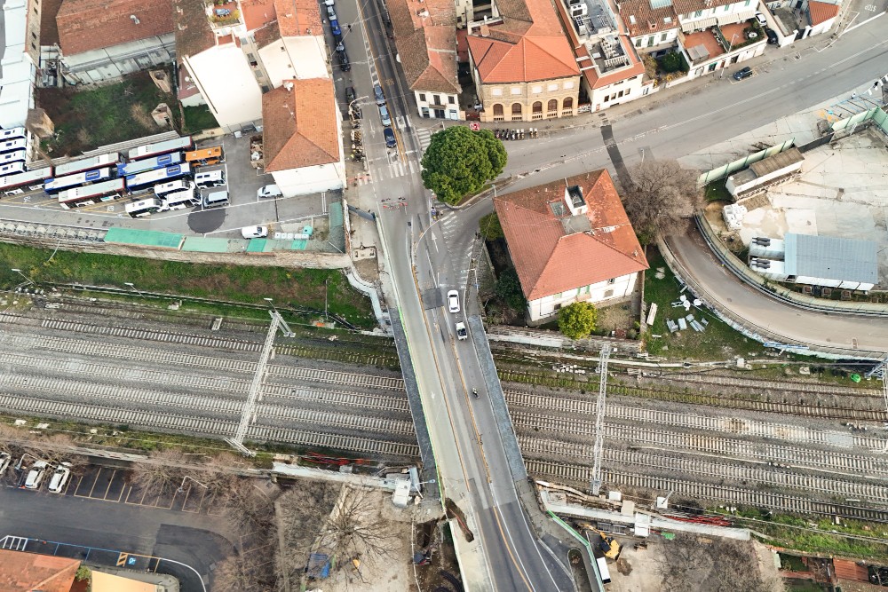 Ponte al Pino, traffico salvo ma treni nel caos