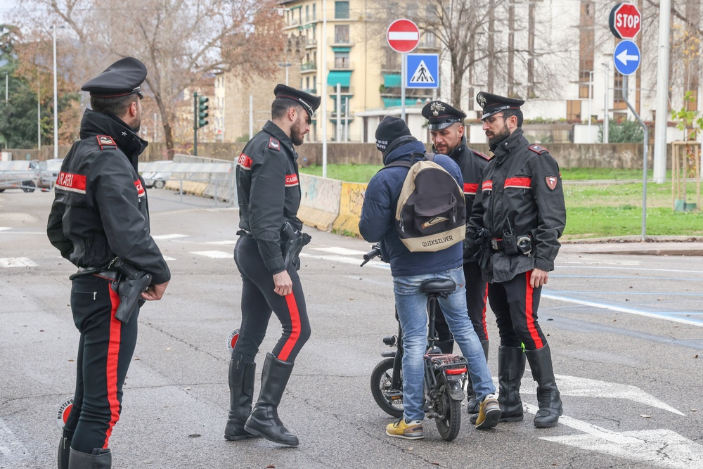Furto a turisti Usa a Firenze, due arrestati