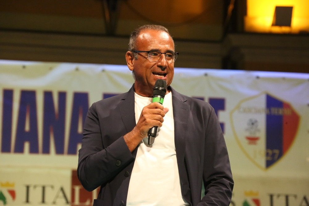 Carlo Conti si racconta a Verissimo: 'Il mio segreto? La normalità'