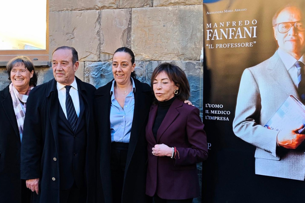Svelata la targa dedicata a Manfredo Fanfani 