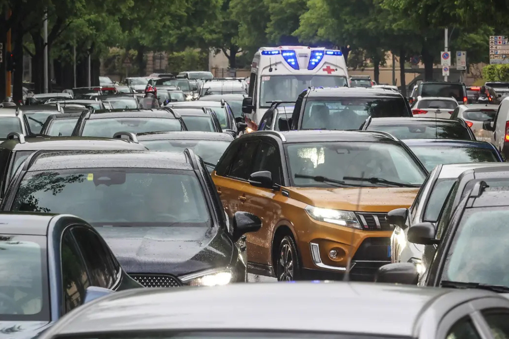 Il trasporto sanitario messo a dura prova da traffico e cantieri