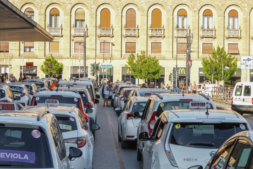 Taxi 4242: 
