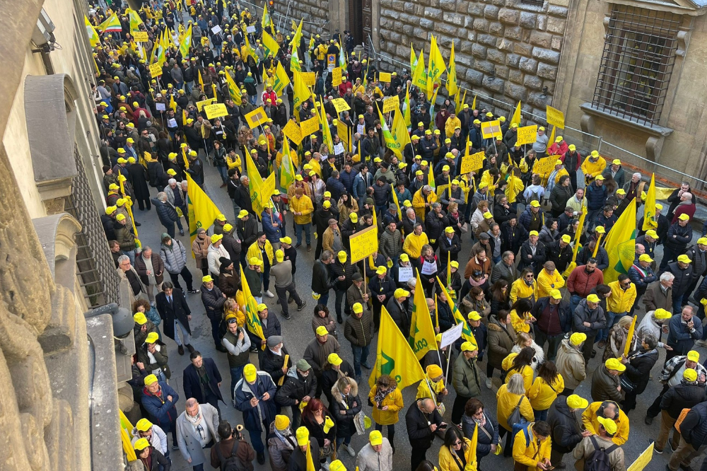 Migliaia di agricoltori a Firenze, manifesto Coldiretti con priorità per Toscana