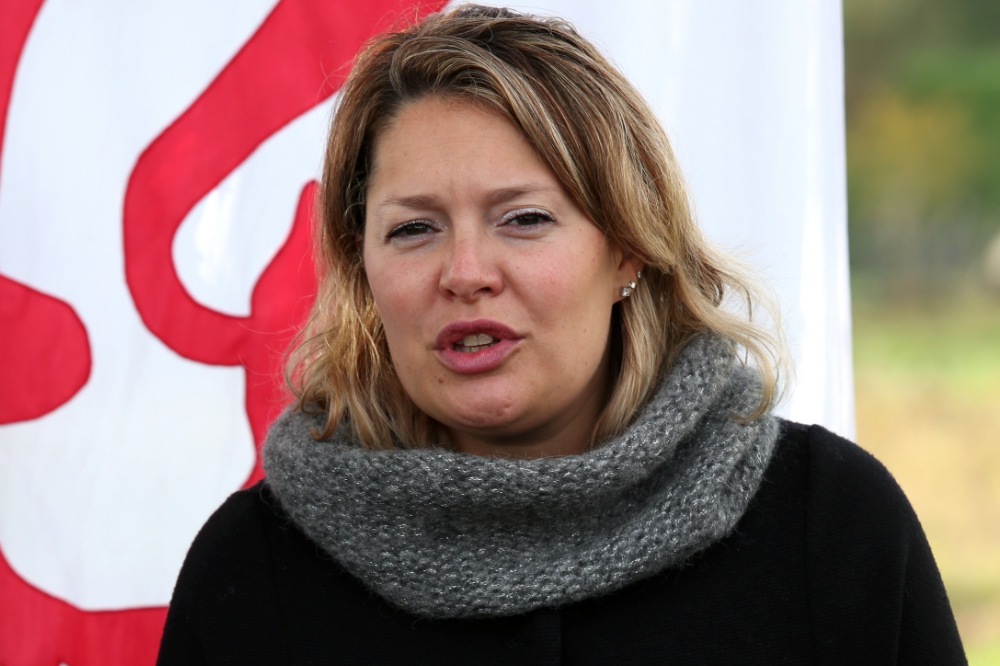 Mense, Albanese: 